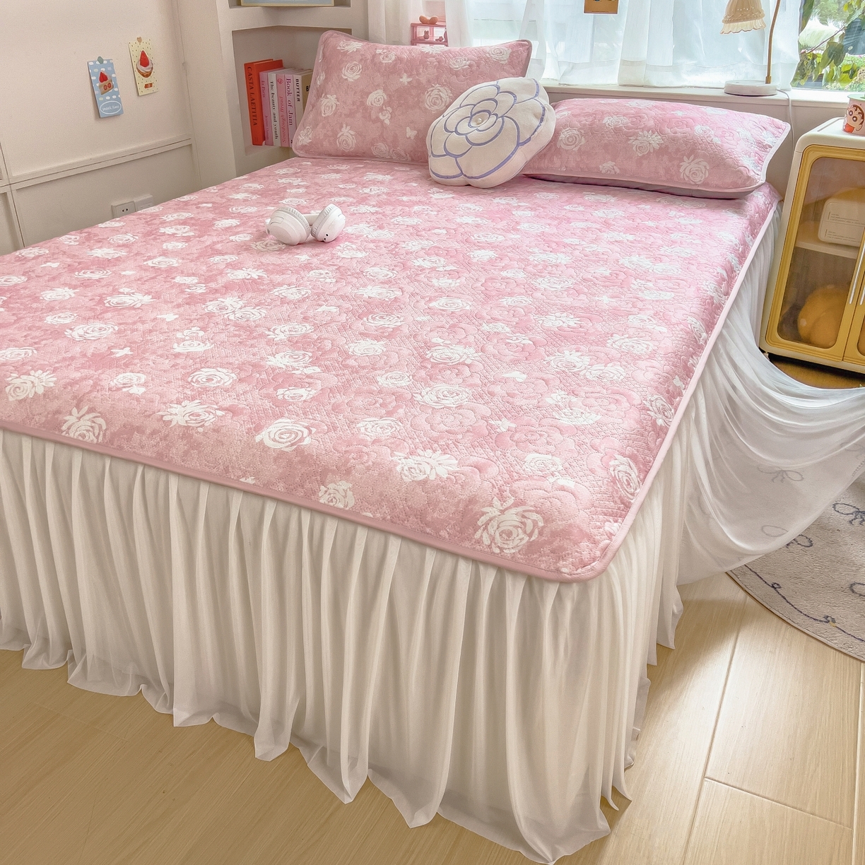 91家纺网 家纺一手货源 找家纺 许林家纺 2026新款花卉凉席床裙三件套-花语 花语-粉