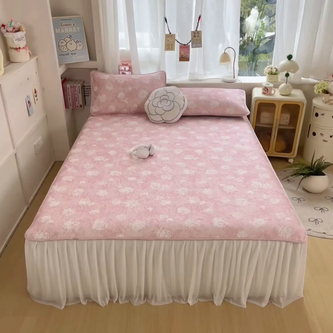 91家纺网 家纺一手货源 找家纺 许林家纺 2026新款花卉凉席床裙三件套-花语 花语-粉
