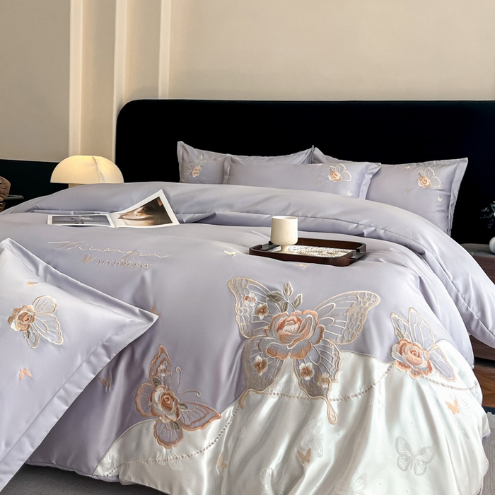 91家纺网 家纺一手货源 找家纺 金牛座家纺 2026新款细斜纹亮丝提花贴布绣重工刺绣四件套-潘妮系列 潘妮-浅紫