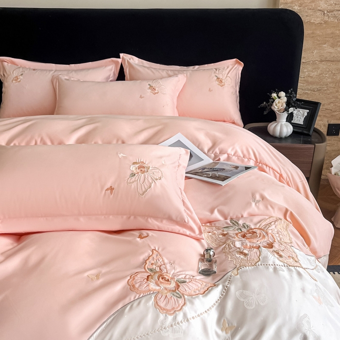 91家纺网 家纺一手货源 找家纺 金牛座家纺 2026新款细斜纹亮丝提花贴布绣重工刺绣四件套-潘妮系列 潘妮-嫩粉