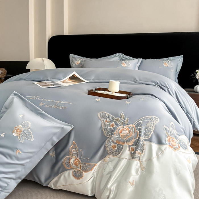 91家纺网 家纺一手货源 找家纺 金牛座家纺 2026新款细斜纹亮丝提花贴布绣重工刺绣四件套-潘妮系列 潘妮-灰