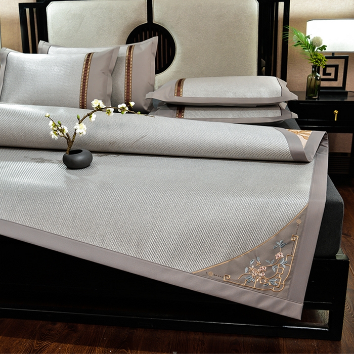 91家纺网 家纺一手货源 找家纺 小牛席业 2026新款对角绣冰藤双面席凉席席子 对角绣花-冰藤双面席银灰