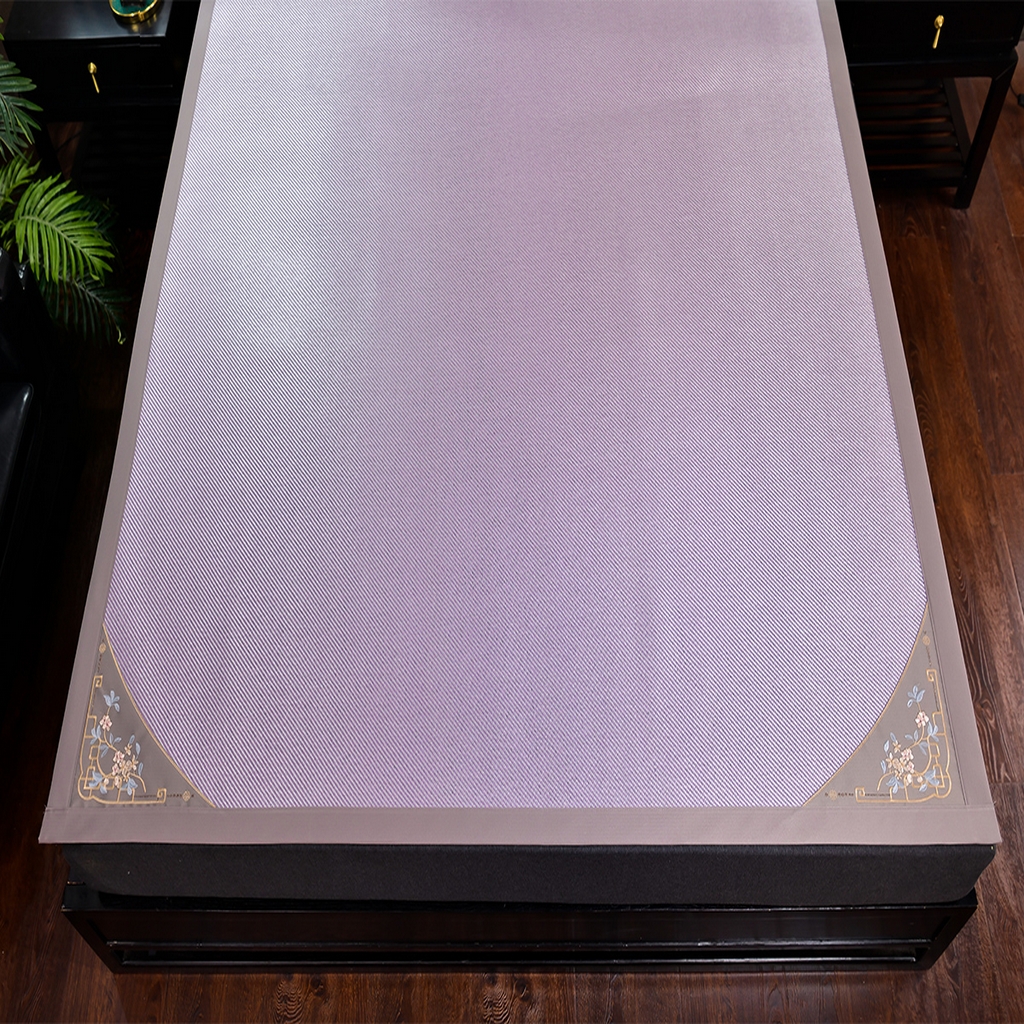 91家纺网 家纺一手货源 找家纺 小牛席业 2026新款对角绣冰藤双面席凉席席子 对角绣花-冰藤双面席紫色