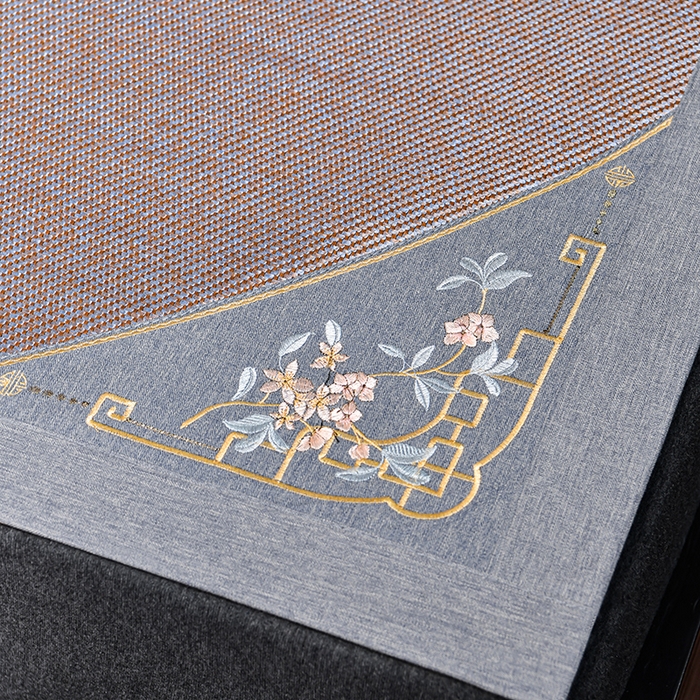 91家纺网 家纺一手货源 找家纺 小牛席业 2026新款对角绣冰藤双面席凉席席子 对角绣花-渐变冰藤咖色