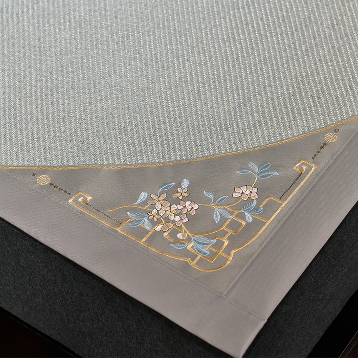 91家纺网 家纺一手货源 找家纺 小牛席业 2026新款对角绣冰藤双面席凉席席子 对角绣花-冰藤双面席银灰