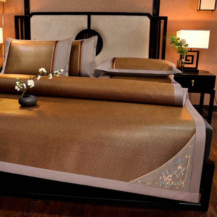 91家纺网 家纺一手货源 找家纺 小牛席业 2026新款对角绣冰藤双面席凉席席子 对角绣花-冰藤双面席黑咖