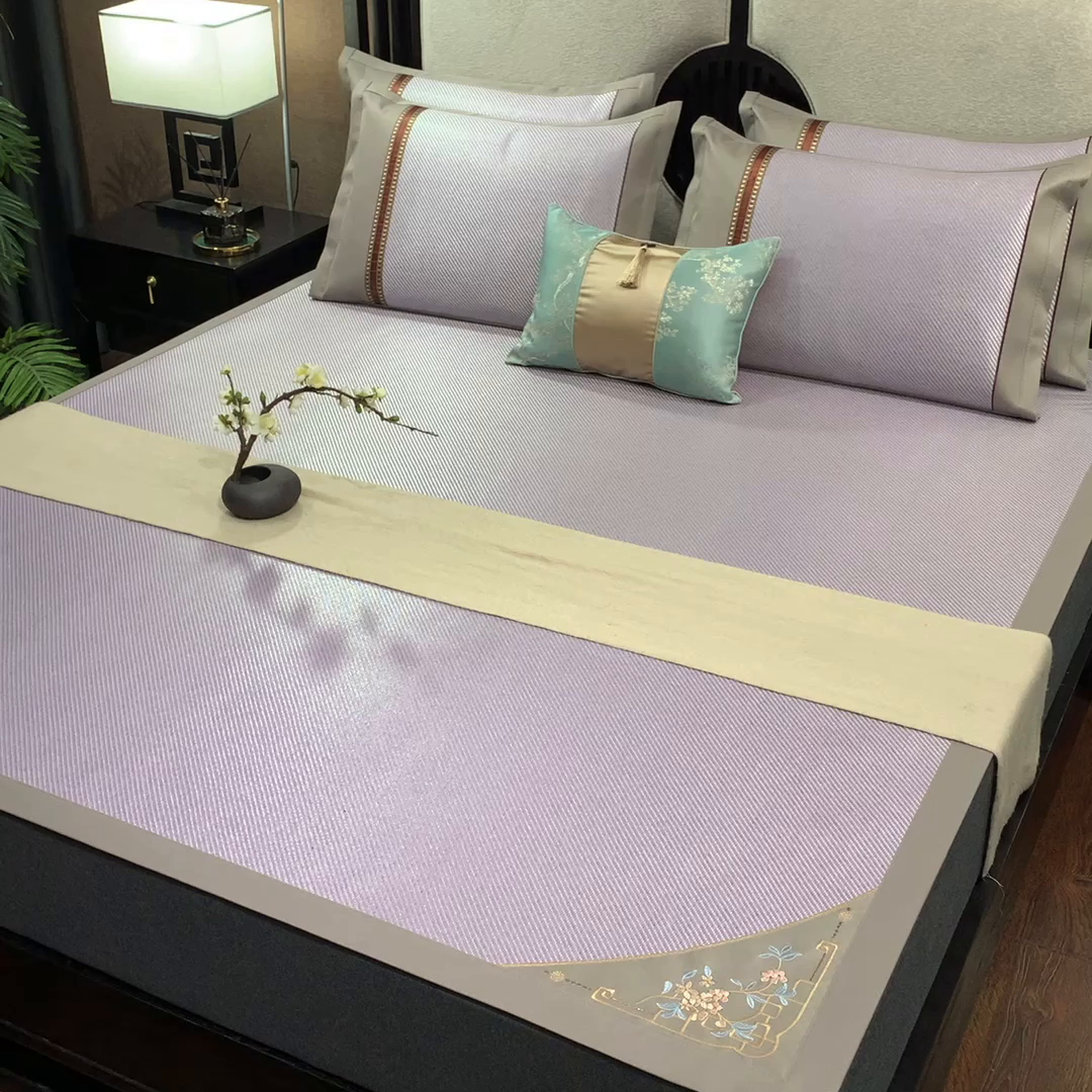 91家纺网 家纺一手货源 找家纺 小牛席业 2026新款对角绣冰藤双面席凉席席子 对角绣花-冰藤双面席紫色