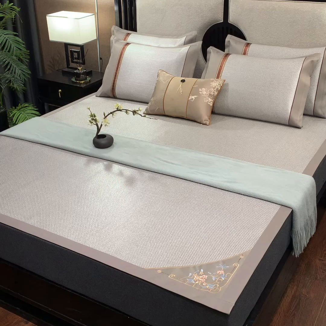 91家纺网 家纺一手货源 找家纺 小牛席业 2026新款对角绣冰藤双面席凉席席子 对角绣花-冰藤双面席银灰