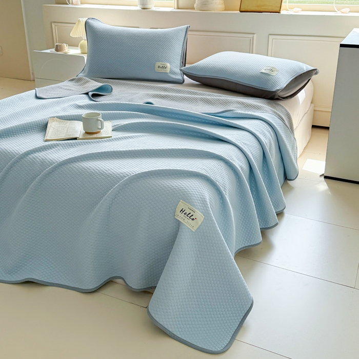 91家纺网 家纺一手货源 找家纺 恋佳居 2026新款简约A类云涧冰格凉感丝竹纤维夏凉毯毯子午睡毯 云涧冰格-涧水蓝