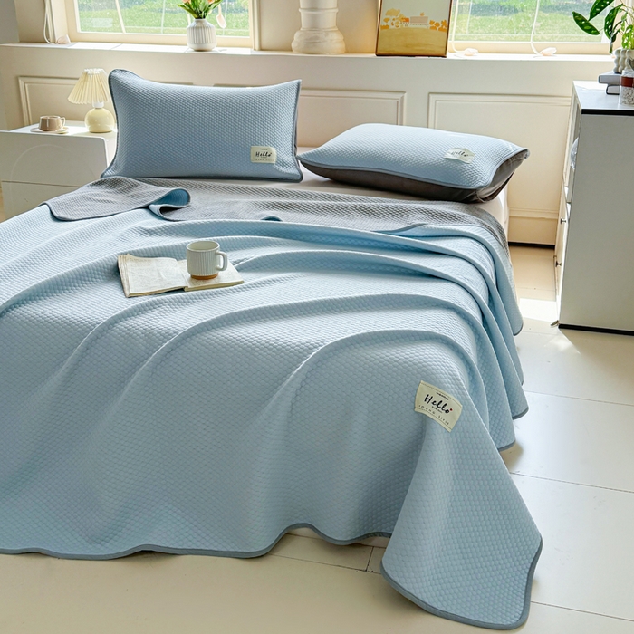 91家纺网 家纺一手货源 找家纺 恋佳居 2026新款简约A类云涧冰格凉感丝竹纤维夏凉毯毯子午睡毯 云涧冰格-涧水蓝