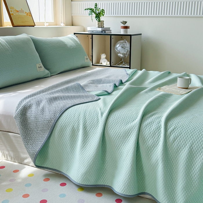 91家纺网 家纺一手货源 找家纺 恋佳居 2026新款简约A类云涧冰格凉感丝竹纤维夏凉毯毯子午睡毯 云涧冰格-竹雾绿