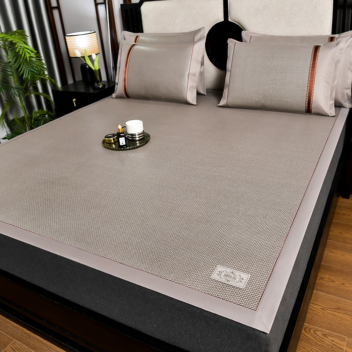 91家纺网 家纺一手货源 找家纺 小牛席业 2026新款加厚古藤席经典皮革标凉席席子 加厚古藤席-经典皮革标（浅灰）