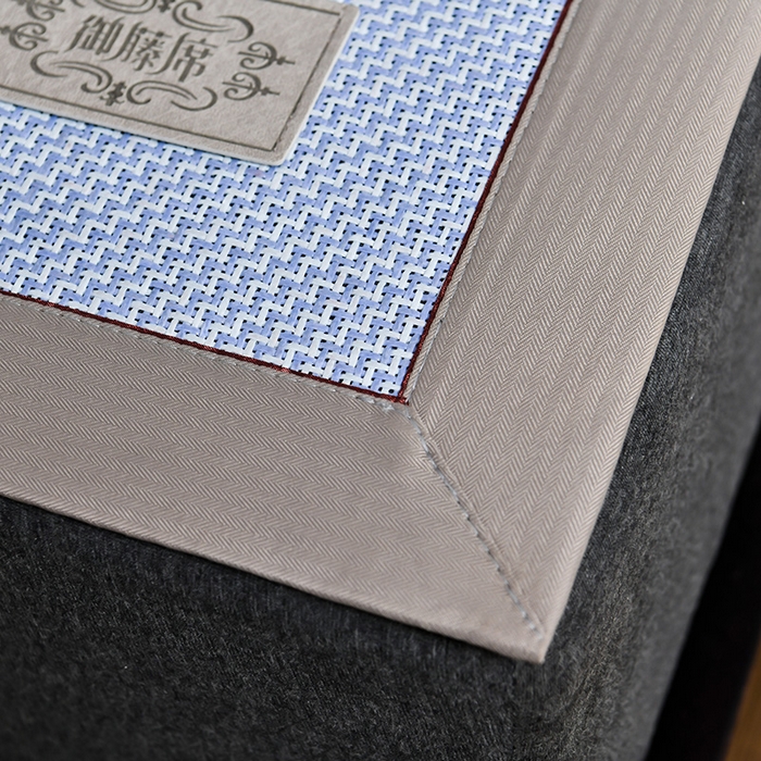 91家纺网 家纺一手货源 找家纺 小牛席业 2026新款加厚古藤席经典皮革标凉席席子 加厚古藤席-经典皮革标（浅蓝）