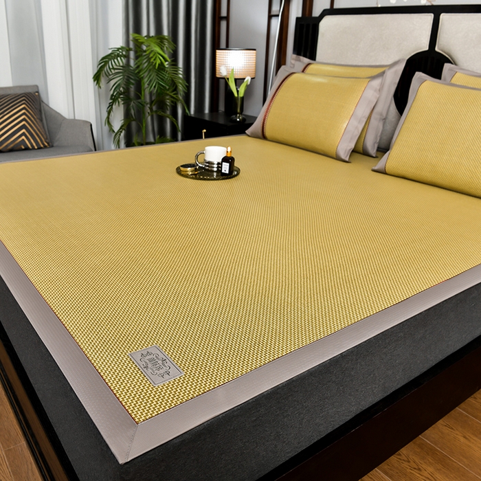 91家纺网 家纺一手货源 找家纺 小牛席业 2026新款加厚古藤席经典皮革标凉席席子 加厚藤席-经典皮革标（古黄）