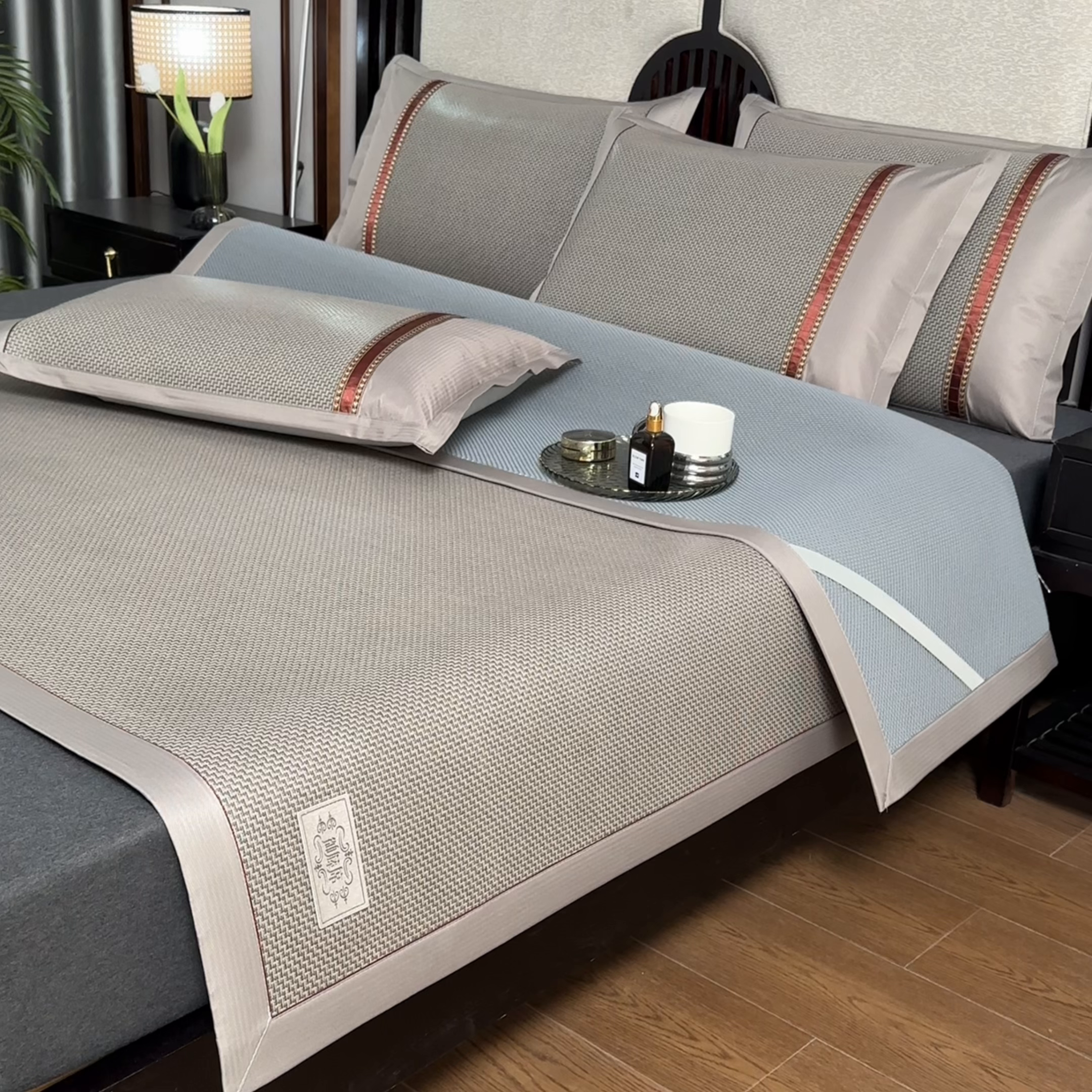 91家纺网 家纺一手货源 找家纺 （总）小牛席业 2026新款加厚古藤席经典皮革标凉席席子