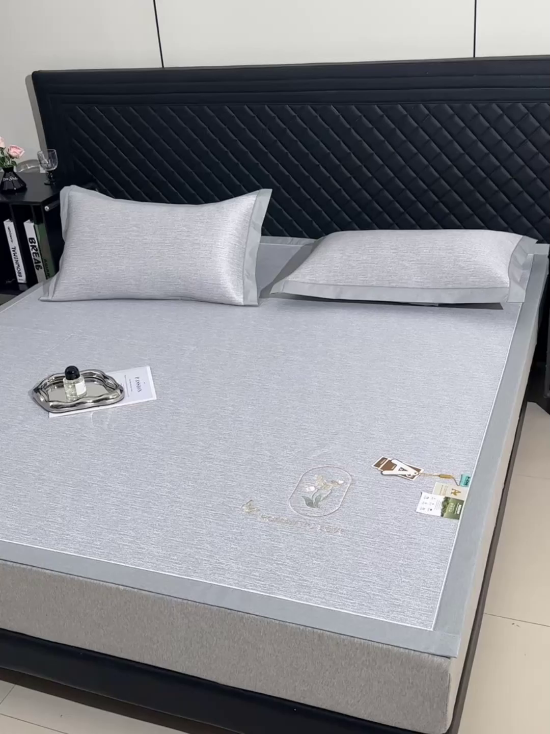 91家纺网 家纺一手货源 找家纺 小牛席业 2026新款铃兰冷感冰丝席凉席席子 铃兰-灰色