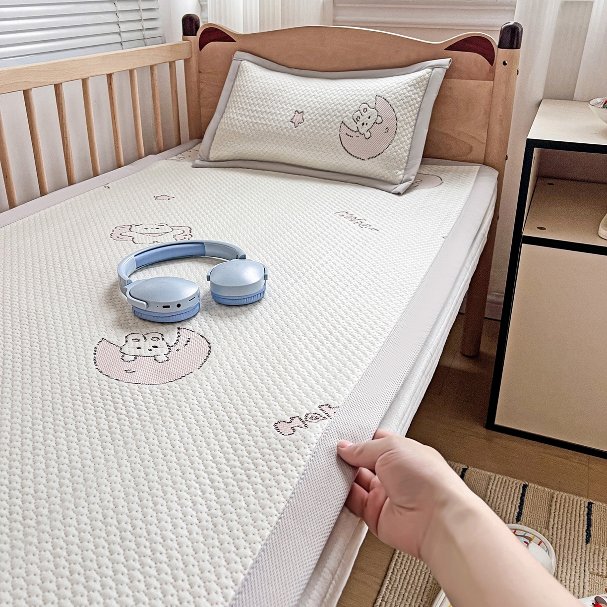 91家纺网 家纺一手货源 找家纺 富馨莱 2026年新款儿童幼儿园豆豆席凉席席子支持一件定制 兔宝贝