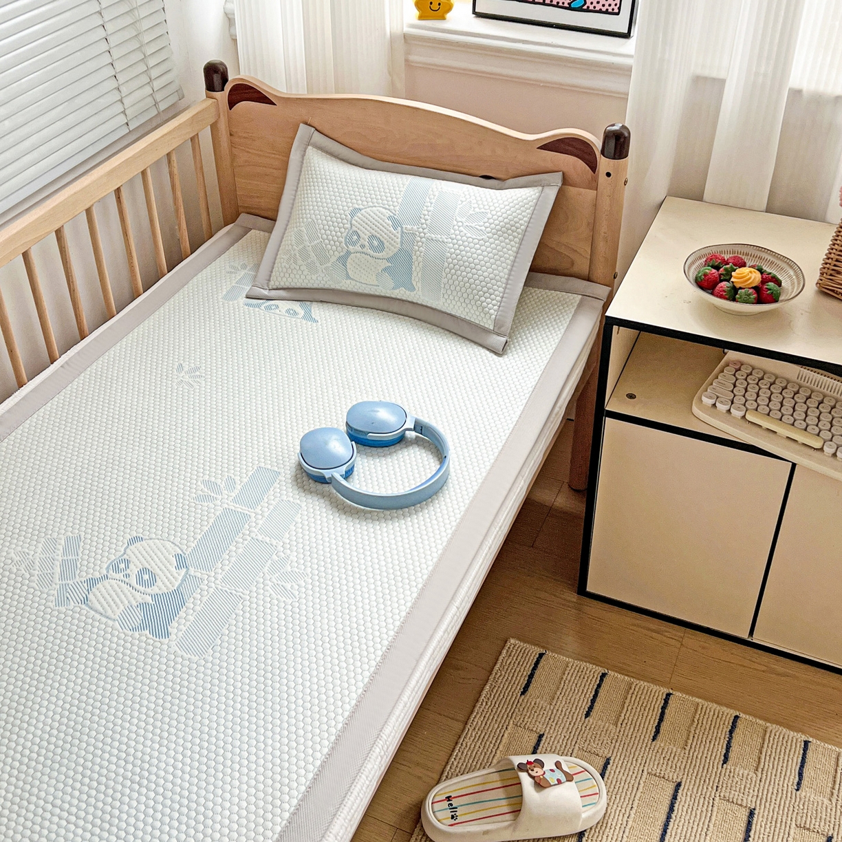 91家纺网 家纺一手货源 找家纺 富馨莱 2026年新款儿童幼儿园豆豆席凉席席子支持一件定制 熊猫嘟嘟-蓝