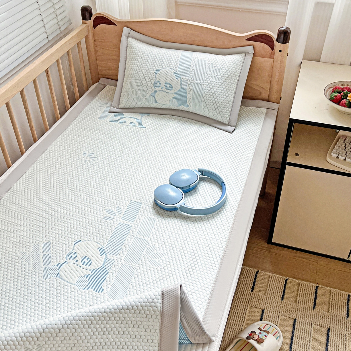 91家纺网 家纺一手货源 找家纺 富馨莱 2026年新款儿童幼儿园豆豆席凉席席子支持一件定制 熊猫嘟嘟-蓝