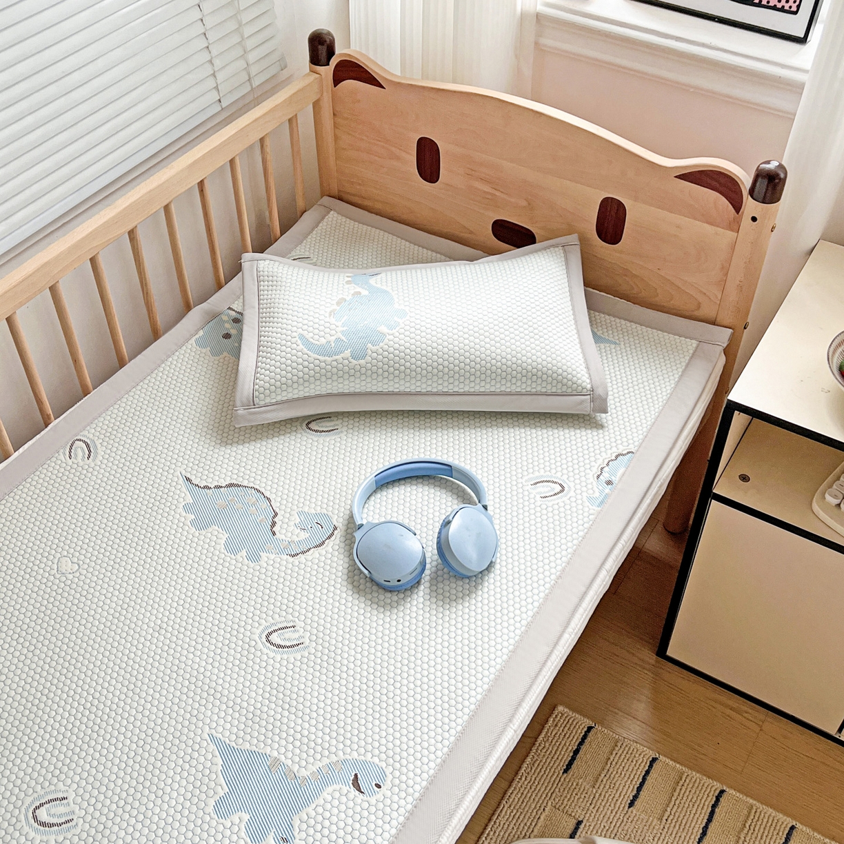 91家纺网 家纺一手货源 找家纺 富馨莱 2026年新款儿童幼儿园豆豆席凉席席子支持一件定制 小恐龙