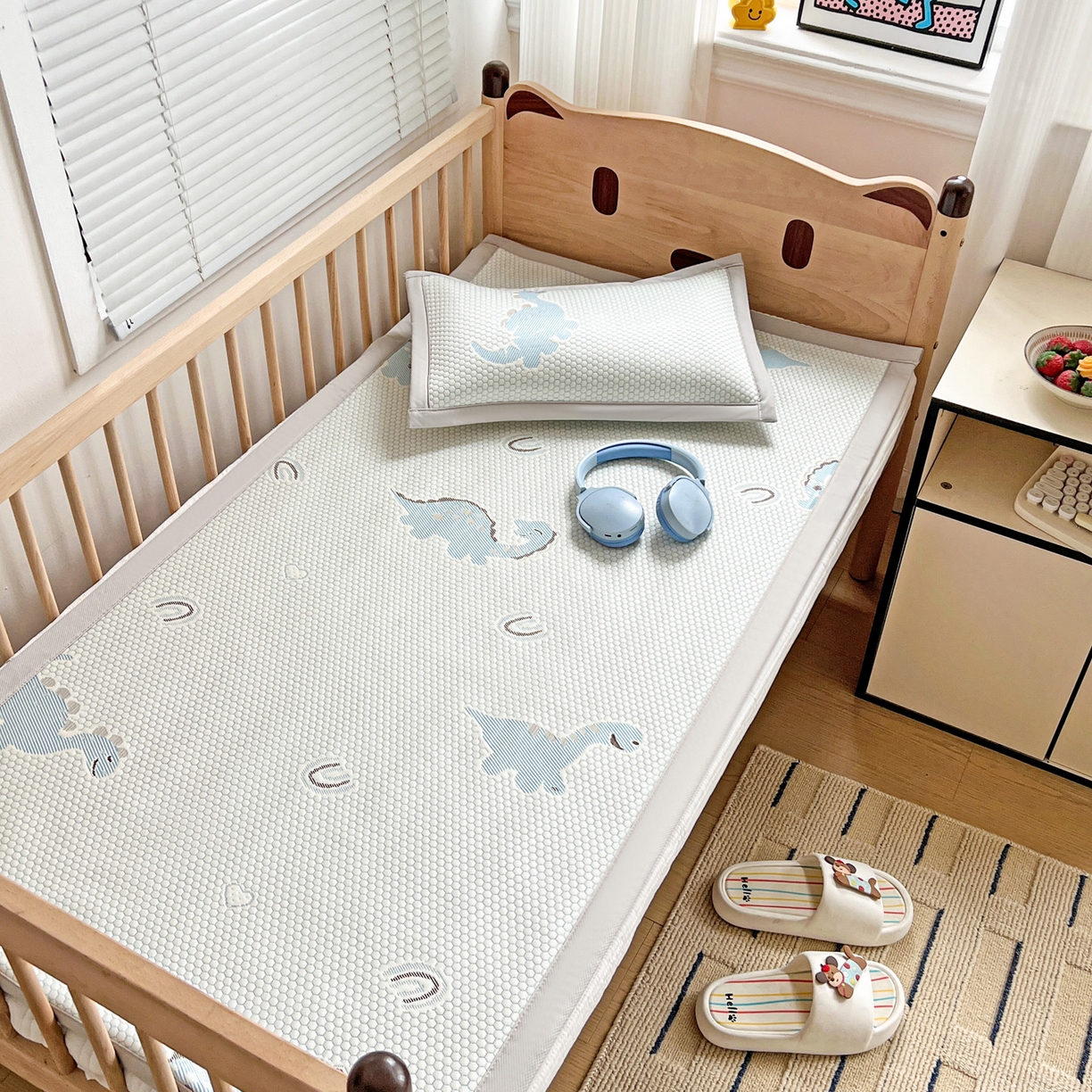 91家纺网 家纺一手货源 找家纺 富馨莱 2026年新款儿童幼儿园豆豆席凉席席子支持一件定制 小恐龙