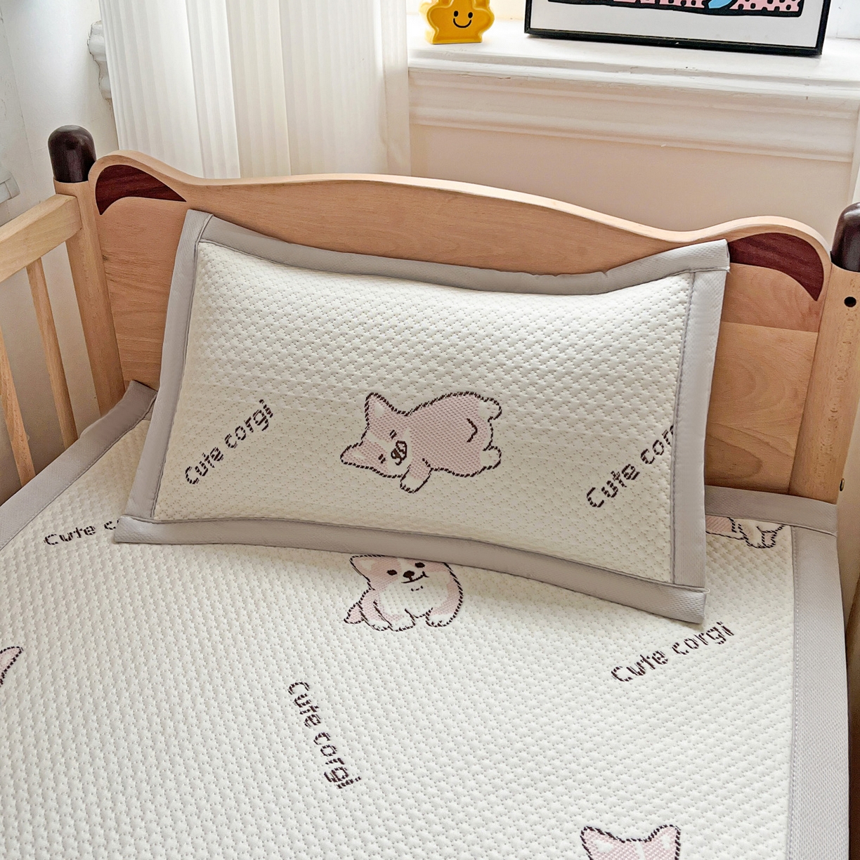 91家纺网 家纺一手货源 找家纺 富馨莱 2026年新款儿童幼儿园豆豆席凉席席子支持一件定制 小狗-柯基