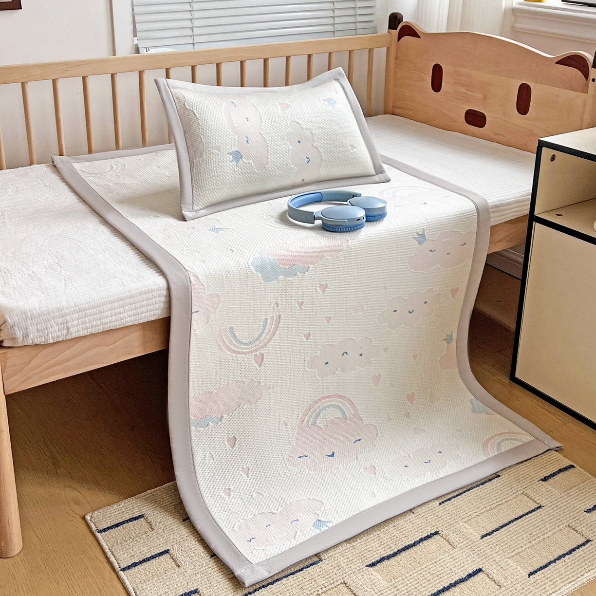 91家纺网 家纺一手货源 找家纺 富馨莱 2026年新款儿童幼儿园豆豆席凉席席子支持一件定制 爱心彩虹