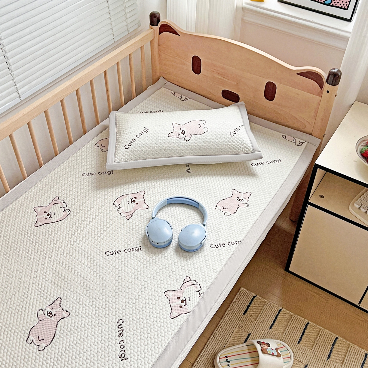 91家纺网 家纺一手货源 找家纺 富馨莱 2026年新款儿童幼儿园豆豆席凉席席子支持一件定制 小狗-柯基