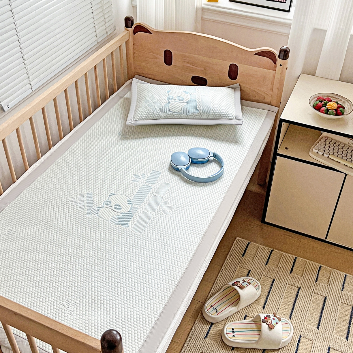 91家纺网 家纺一手货源 找家纺 富馨莱 2026年新款儿童幼儿园豆豆席凉席席子支持一件定制 熊猫嘟嘟-蓝