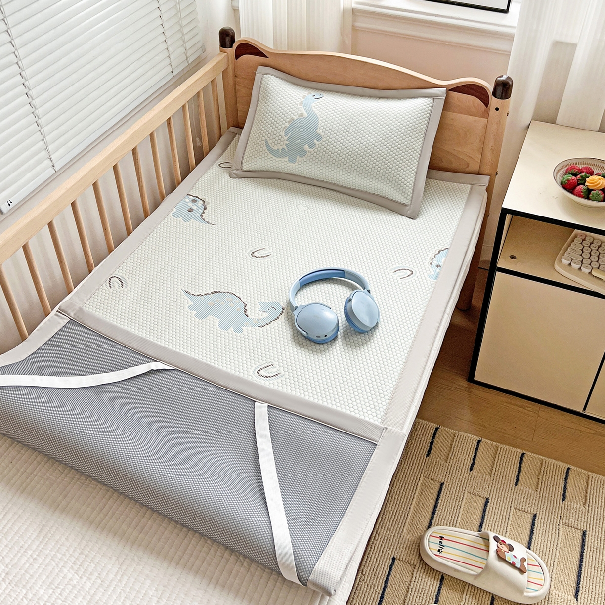 91家纺网 家纺一手货源 找家纺 富馨莱 2026年新款儿童幼儿园豆豆席凉席席子支持一件定制 小恐龙