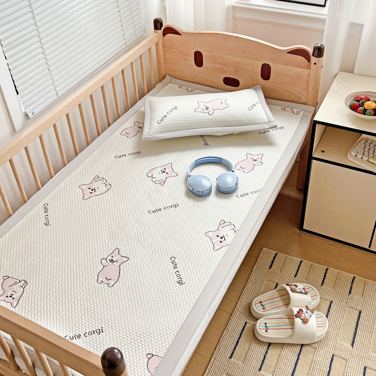 91家纺网 家纺一手货源 找家纺 富馨莱 2026年新款儿童幼儿园豆豆席凉席席子支持一件定制 小狗-柯基