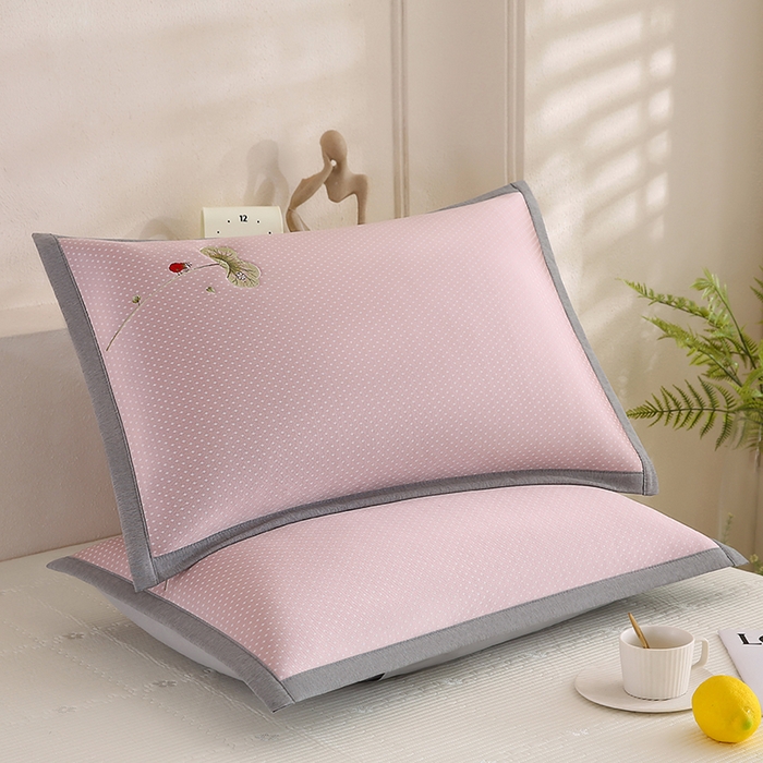 91家纺网 家纺一手货源 找家纺 （总）小牛席业 2026新款夏日荷塘PE凉感纤维冰丝夏凉枕套单品枕套单件