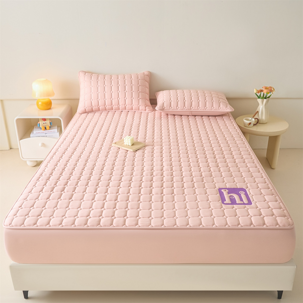 91家纺网 家纺一手货源 找家纺 居眠 2026新款A类棉花夹棉防水床笠-Hi smile Hi smile-粉