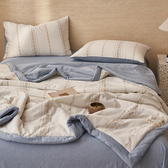 91家纺网 家纺一手货源 找家纺 简如 2026新款全棉色织提花里外全棉夏凉被四件套 柏锦-蓝