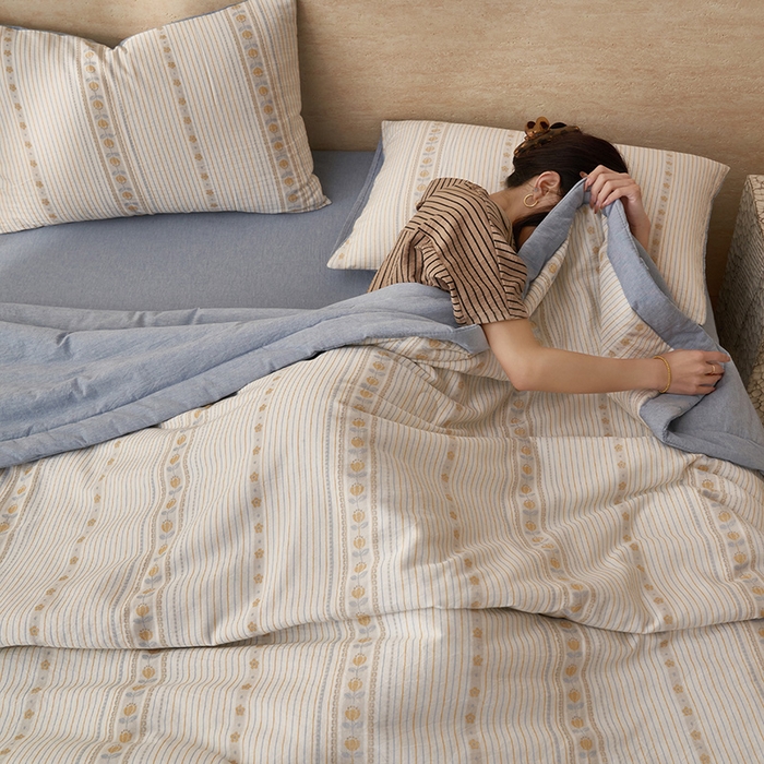91家纺网 家纺一手货源 找家纺 简如 2026新款全棉色织提花里外全棉夏凉被四件套 柏锦-蓝