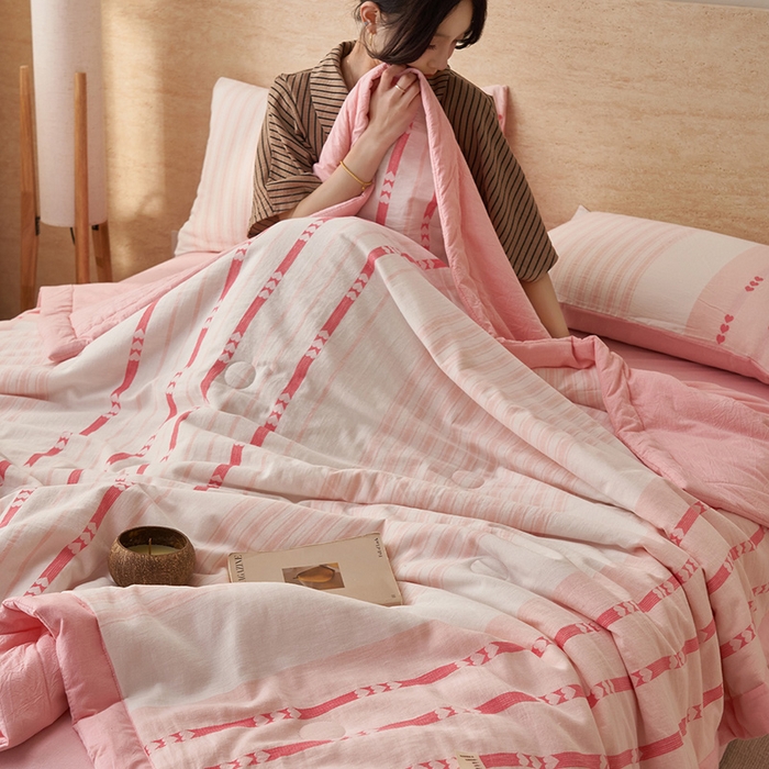 91家纺网 家纺一手货源 找家纺 简如 2026新款全棉色织提花里外全棉夏凉被四件套 爱心-粉