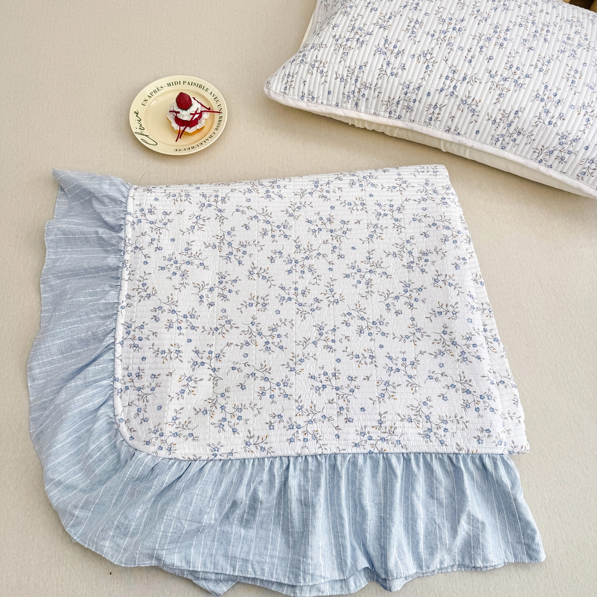 91家纺网 家纺一手货源 找家纺 沁童儿童用品店 2026新款法式大花边全棉夹棉床盖加厚床单炕垫 叠拍