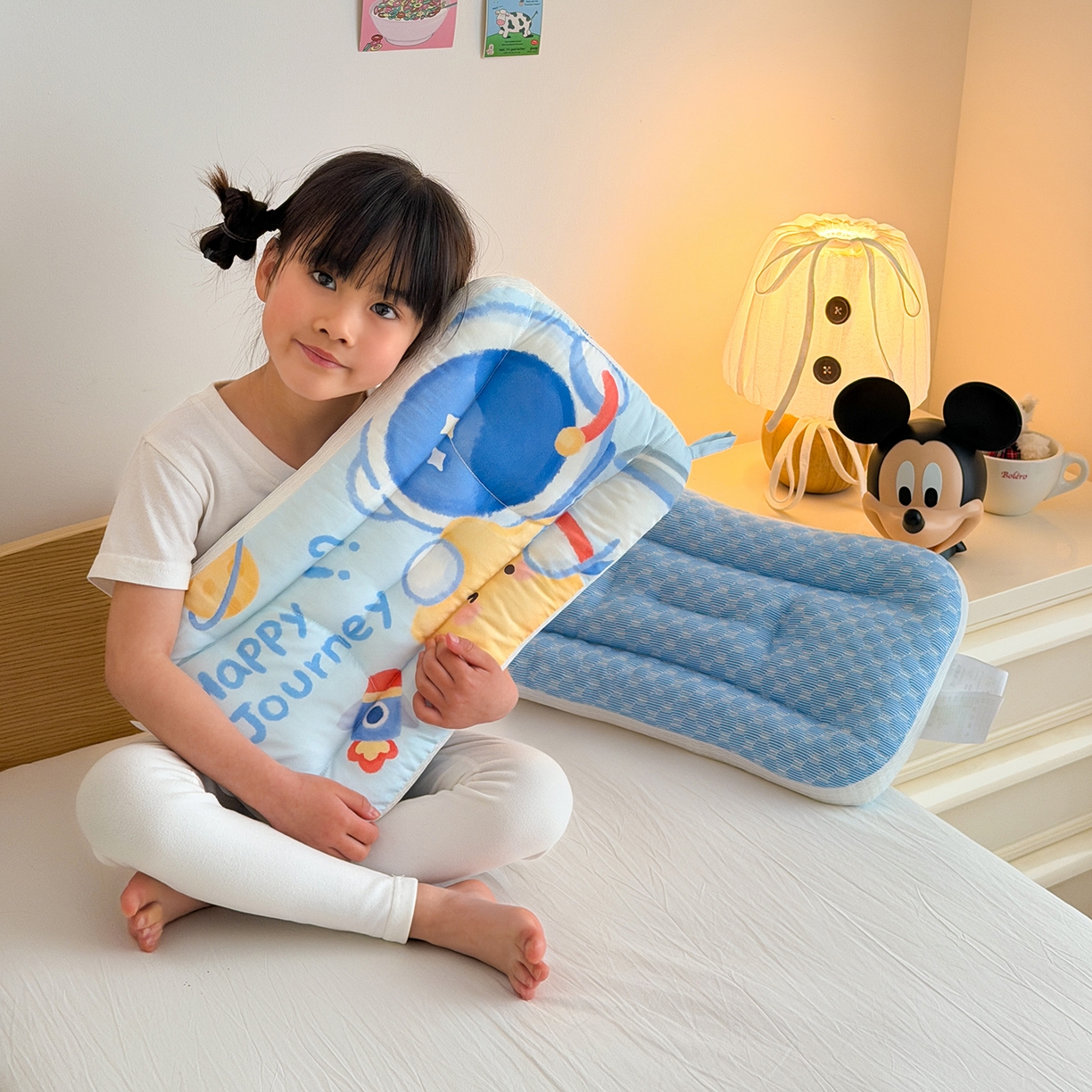 91家纺网 家纺一手货源 找家纺 嗨生活2023新款加厚A类针织面料乳胶床垫幼儿园儿童床垫 七彩恐龙