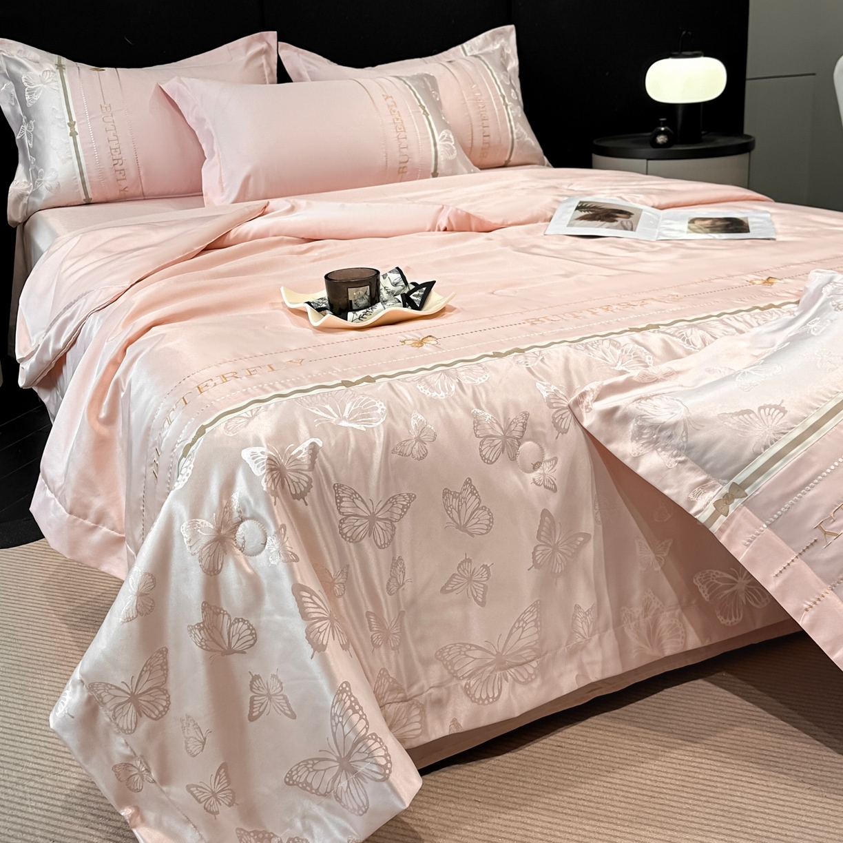 91家纺网 家纺一手货源 找家纺 （总）宇航家纺 2026春夏新款水洗真丝绣花夏被四件套夏凉被空调被—浮生蝶梦