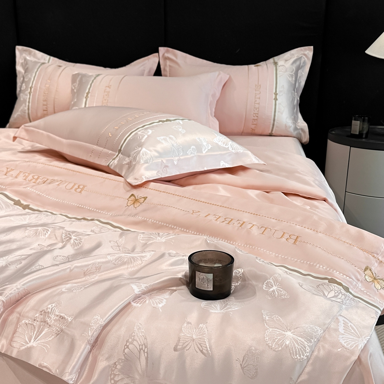 91家纺网 家纺一手货源 找家纺 （总）宇航家纺 2026春夏新款水洗真丝绣花夏被四件套夏凉被空调被—浮生蝶梦