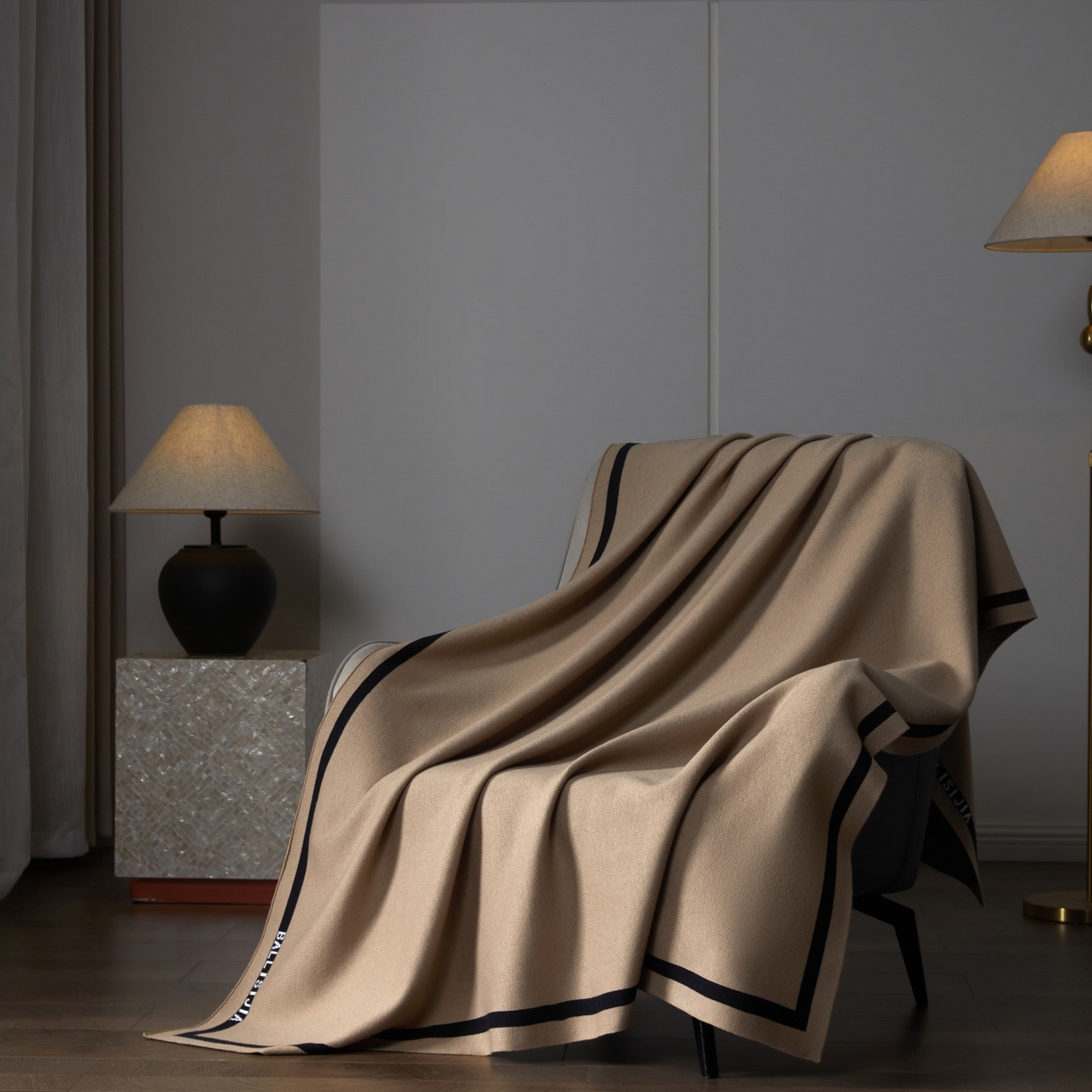 91家纺网 家纺一手货源 找家纺 航途席业 2026春夏新款航空毯毛毯毯子 游岛-咖