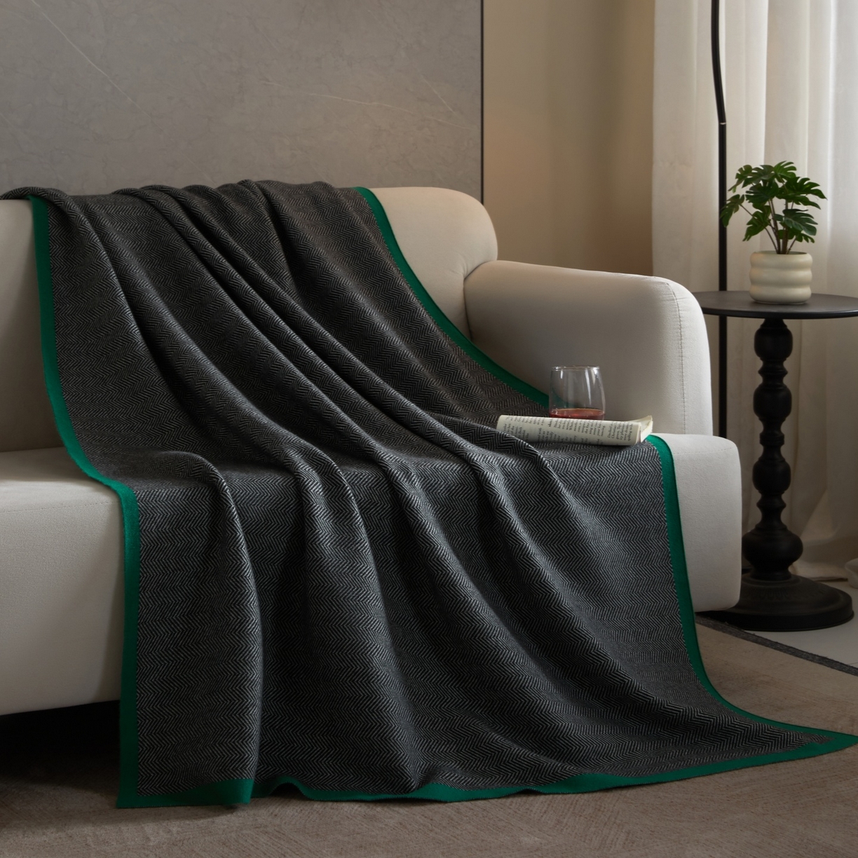 91家纺网 家纺一手货源 找家纺 航途席业 2026春夏新款航空毯毛毯毯子 人字纹-黑绿