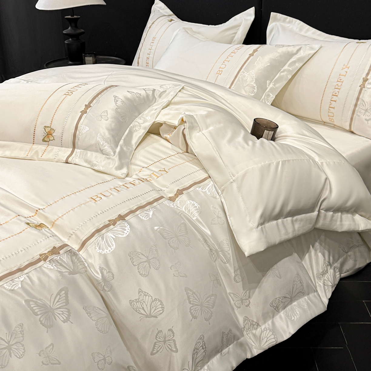 91家纺网 家纺一手货源 找家纺 （总）宇航家纺 2026春夏新款水洗真丝绣花四件套—拾光蝶影