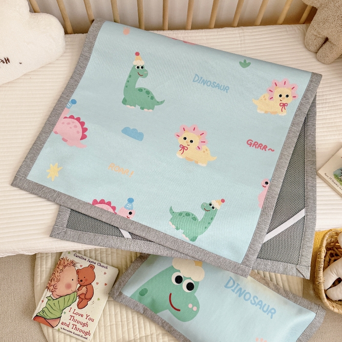 91家纺网 家纺一手货源 找家纺 萌宝家纺 2026新款A类儿童冰丝席900D加厚加密冰藤软席幼儿园席子 可爱恐龙-蓝色