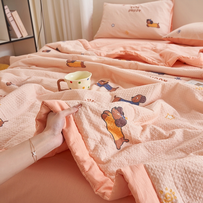 91家纺网 家纺一手货源 找家纺 简如 2026新款里外全棉华夫格夏凉被四件套 布丁可乐