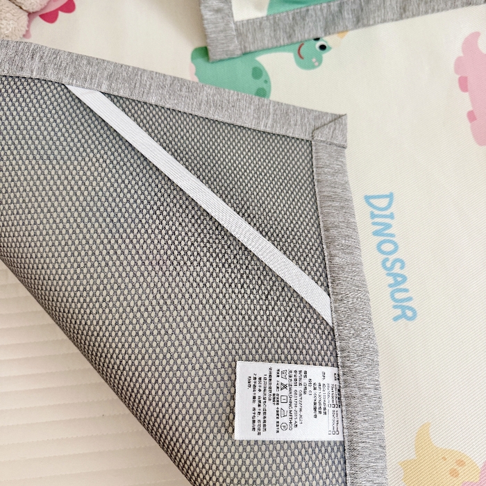 91家纺网 家纺一手货源 找家纺 萌宝家纺 2026新款A类儿童冰丝席900D加厚加密冰藤软席幼儿园席子 可爱恐龙-米白