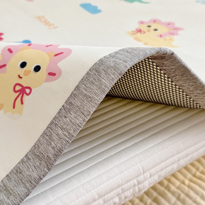 91家纺网 家纺一手货源 找家纺 萌宝家纺 2026新款A类儿童冰丝席900D加厚加密冰藤软席幼儿园席子 可爱恐龙-米白