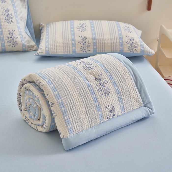 91家纺网 家纺一手货源 找家纺 简如 2026新款里外全棉华夫格夏凉被四件套 花绮梦