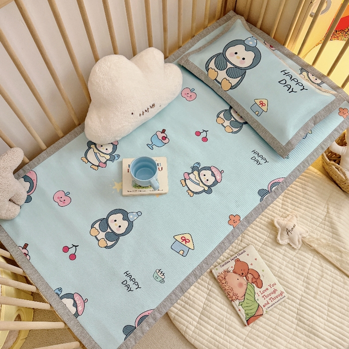 91家纺网 家纺一手货源 找家纺 萌宝家纺 2026新款A类儿童冰丝席900D加厚加密冰藤软席幼儿园席子 可爱小企鹅