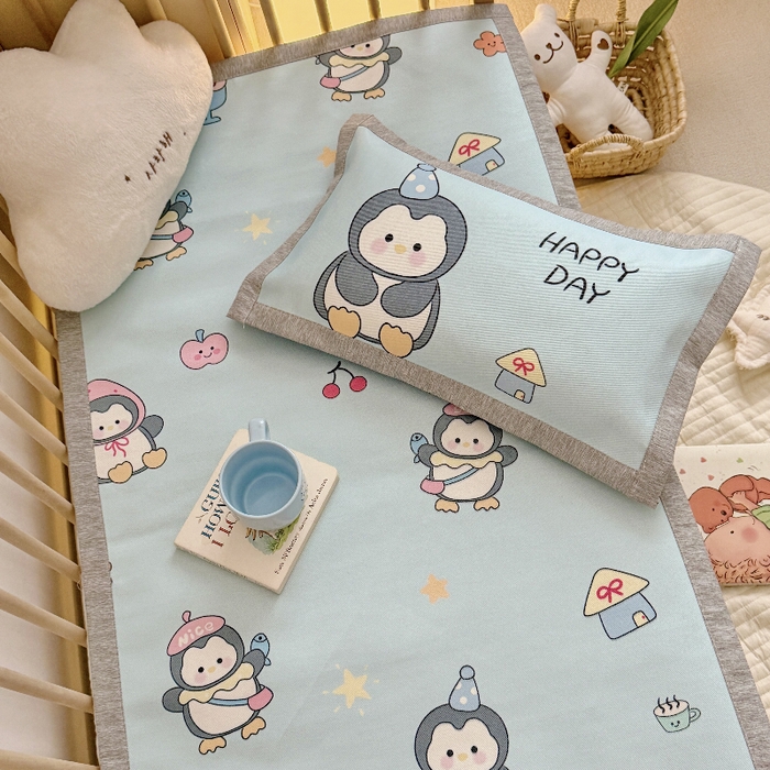 91家纺网 家纺一手货源 找家纺 萌宝家纺 2026新款A类儿童冰丝席900D加厚加密冰藤软席幼儿园席子 可爱小企鹅